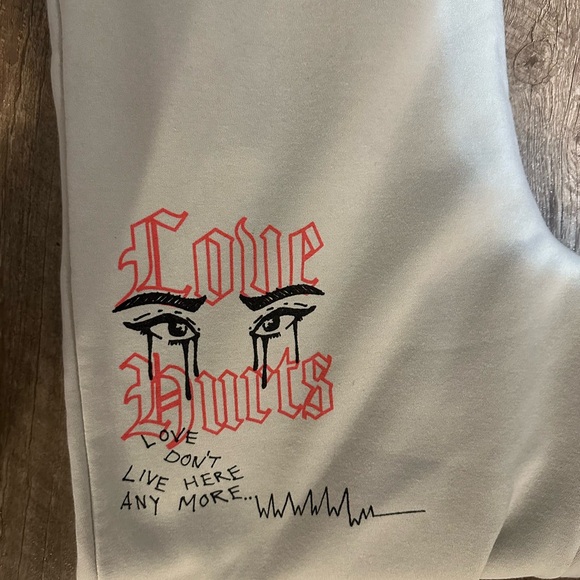Love hurts sweatpants - Picture 4 of 6